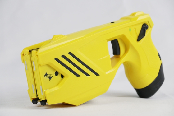 kaufen Hochwirksamkeit 3 in 1 Stun Gun Doppelpatrone Wiederaufladbare Stun Gun Online-Herstellung
