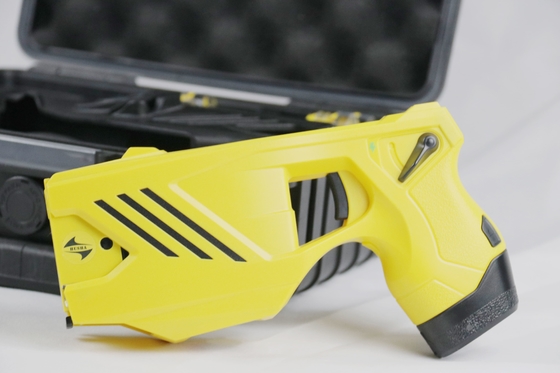 kaufen Tri-Funktion Dual Cartridge Low Power Stun Gun zum Schutz Fernbedienung Online-Herstellung