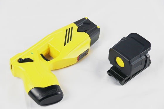kaufen Langlebiger Double-Shot professioneller Taser mit wasserdichtem IP57, 55KV Ausgangsspannung und wiederaufladbarem 1400mAh Akku für den Polizeieinsatz Online-Herstellung
